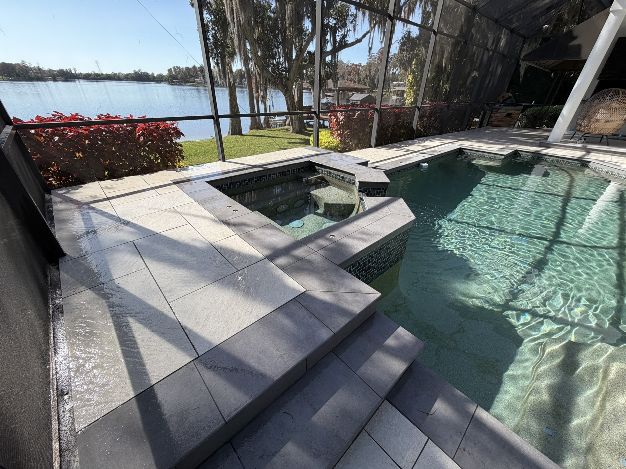 Best Paver Materials for Tampa's Climate